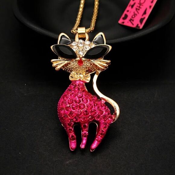 Adorable Rose Crystal Tie Cat Pendant Necklace NWOT - Picture 2 of 3